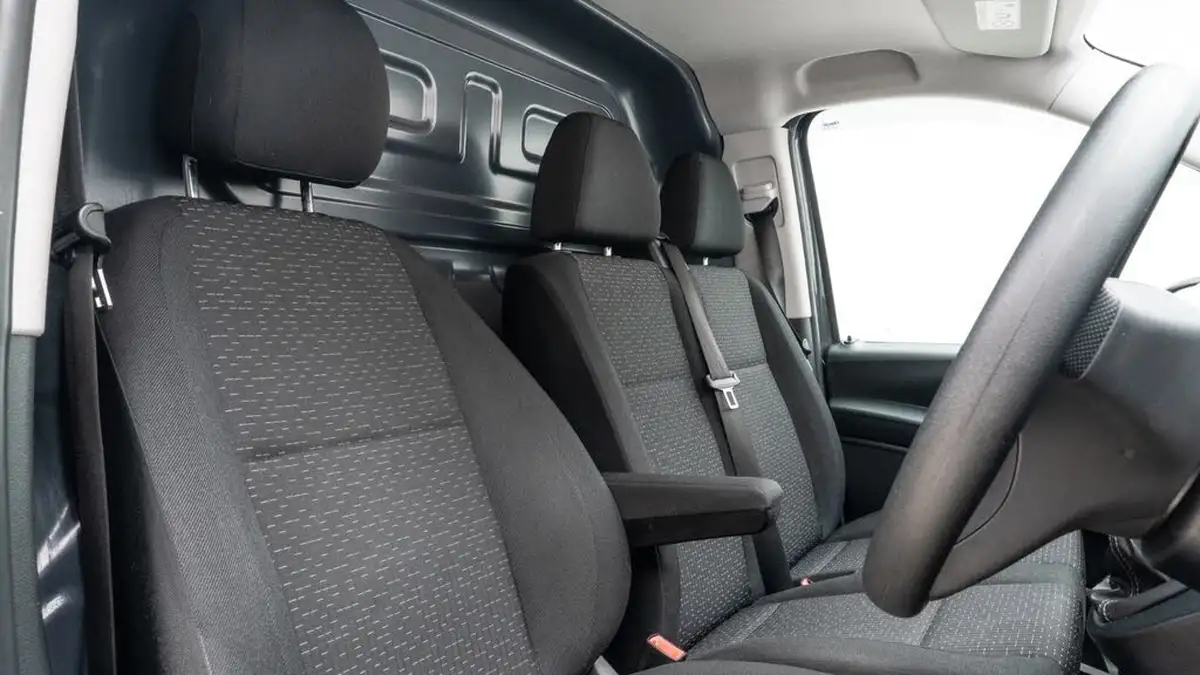 2022-mercedes-benz-vito-big-2