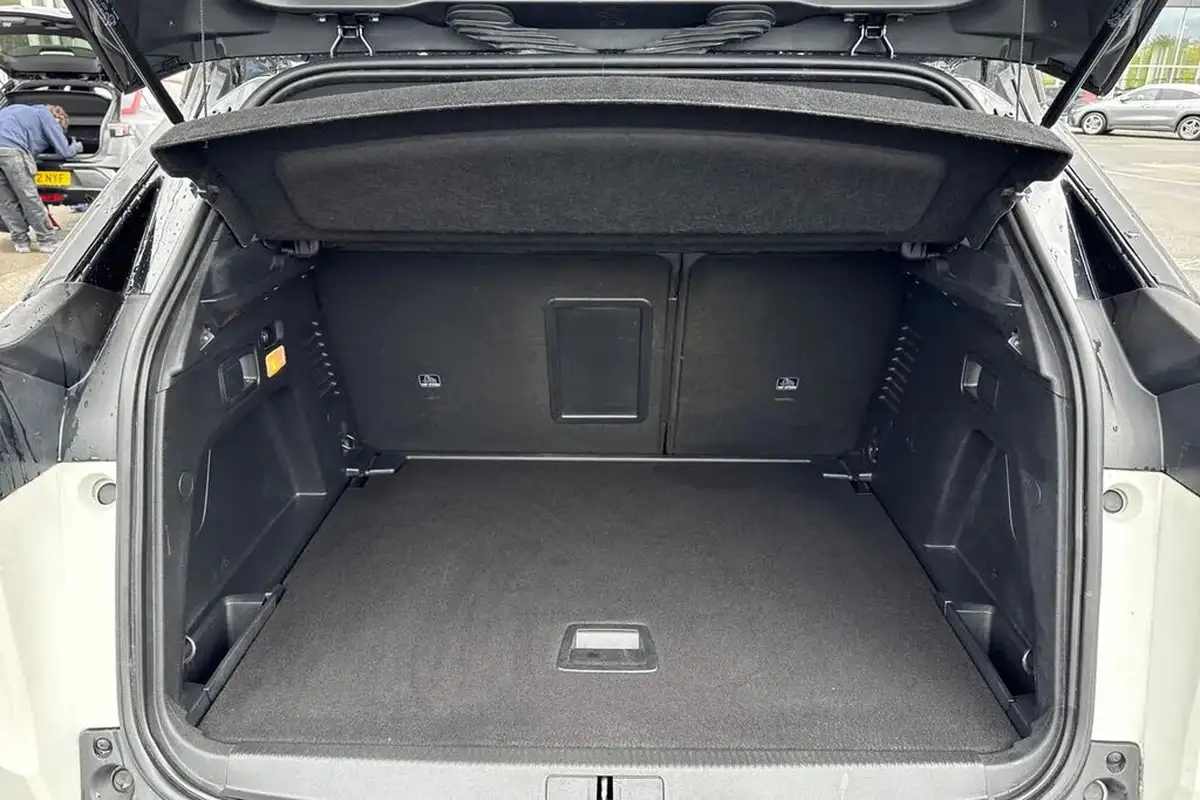 2022-peugeot-3008-suv-15-bluehdi-gt-big-6