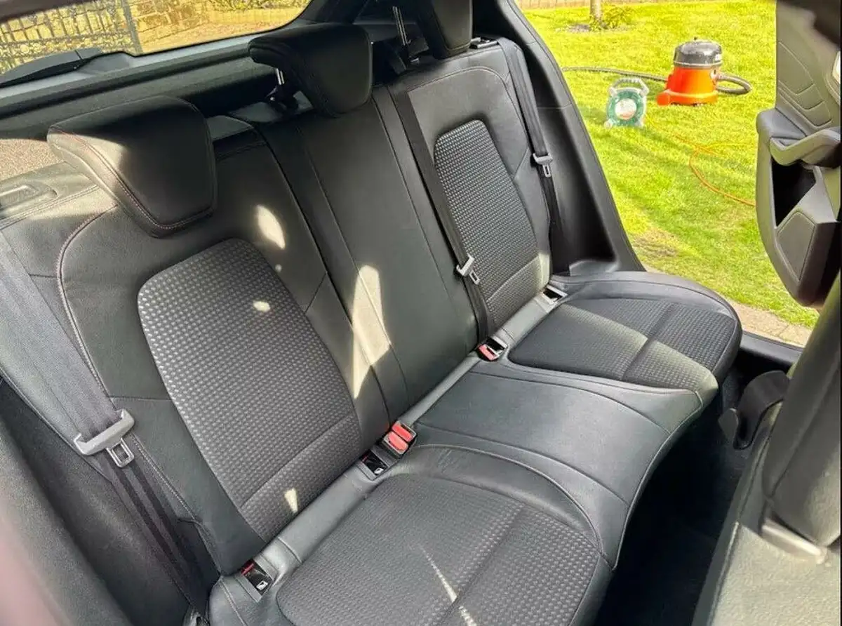 2019-ford-focus-15-st-line-x-hatchback-auto-big-6