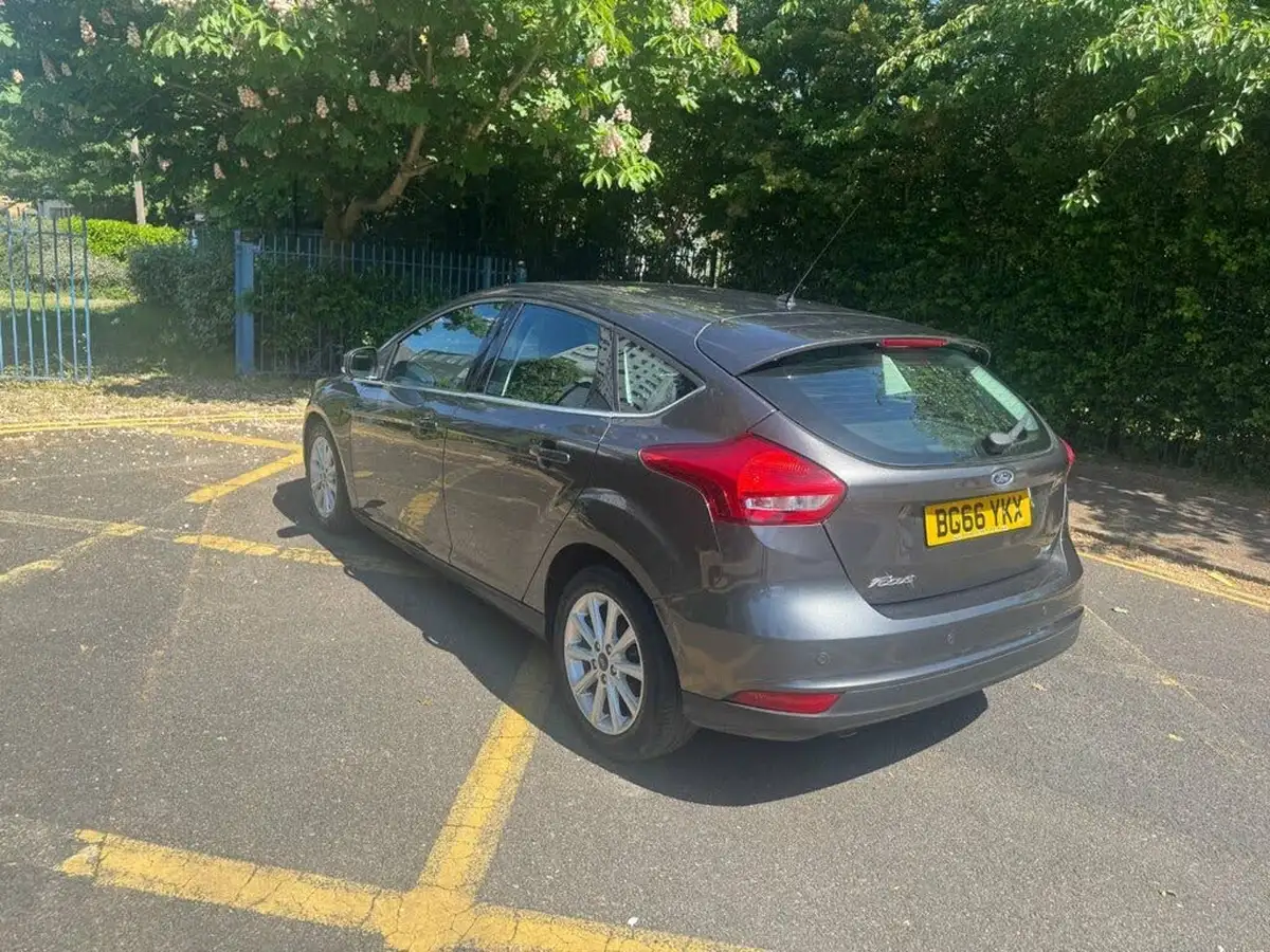 2016-ford-focus-10t-titanium-125ps-hatchback-big-7