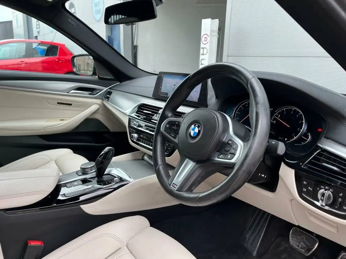 2017-bmw-5-series-30-540i-m-sport-saloon-4d-big-6