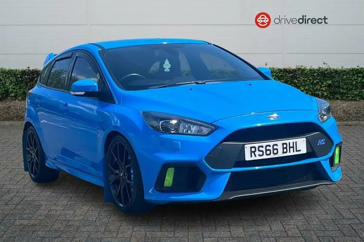2016-ford-focus-23-rs-big-0