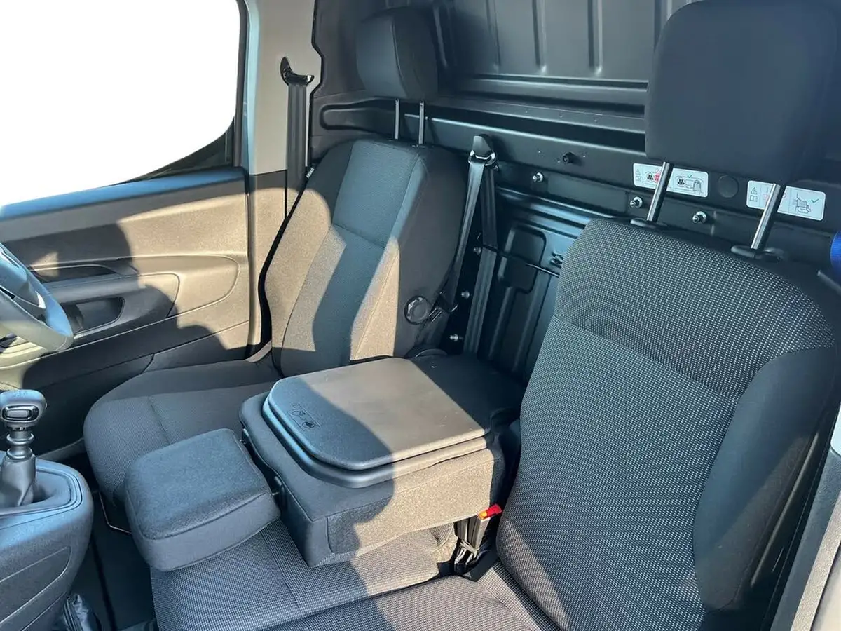 2024-peugeot-partner-15-bluehdi-professional-100pseu6d-big-10