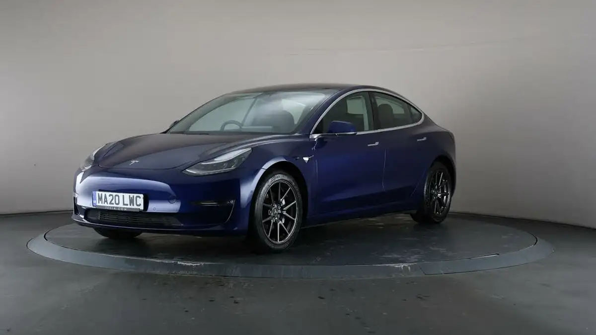 2020-tesla-model-3-e-long-range-big-42