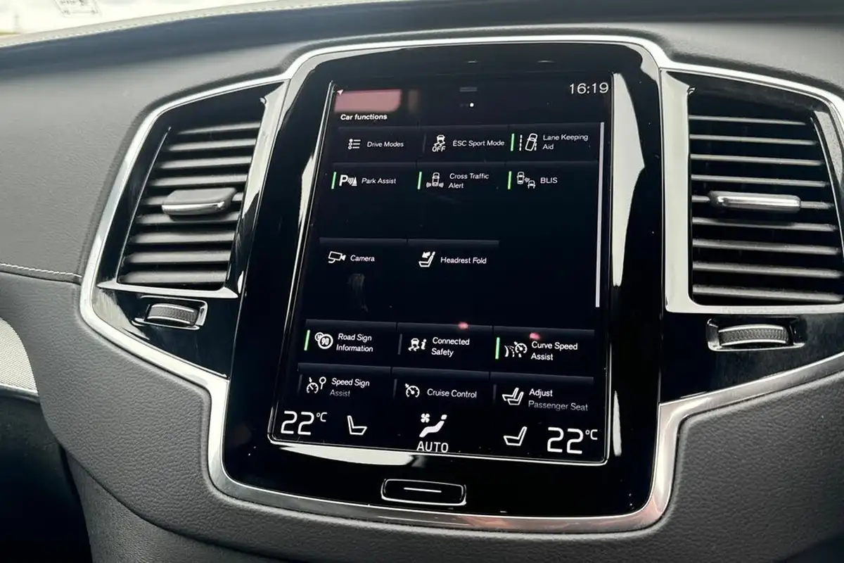 2022-volvo-xc90-20td-b5-r-design-big-22