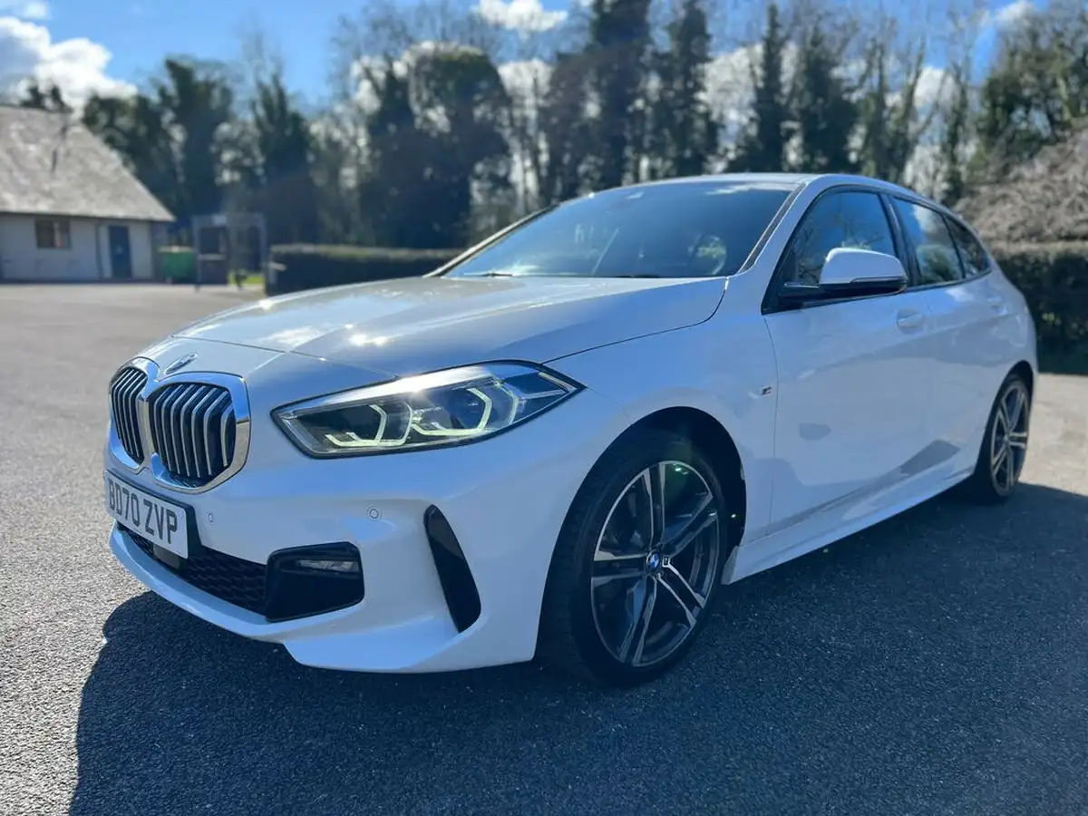 2020-bmw-1-series-20td-120d-xdrive-m-sport-big-13