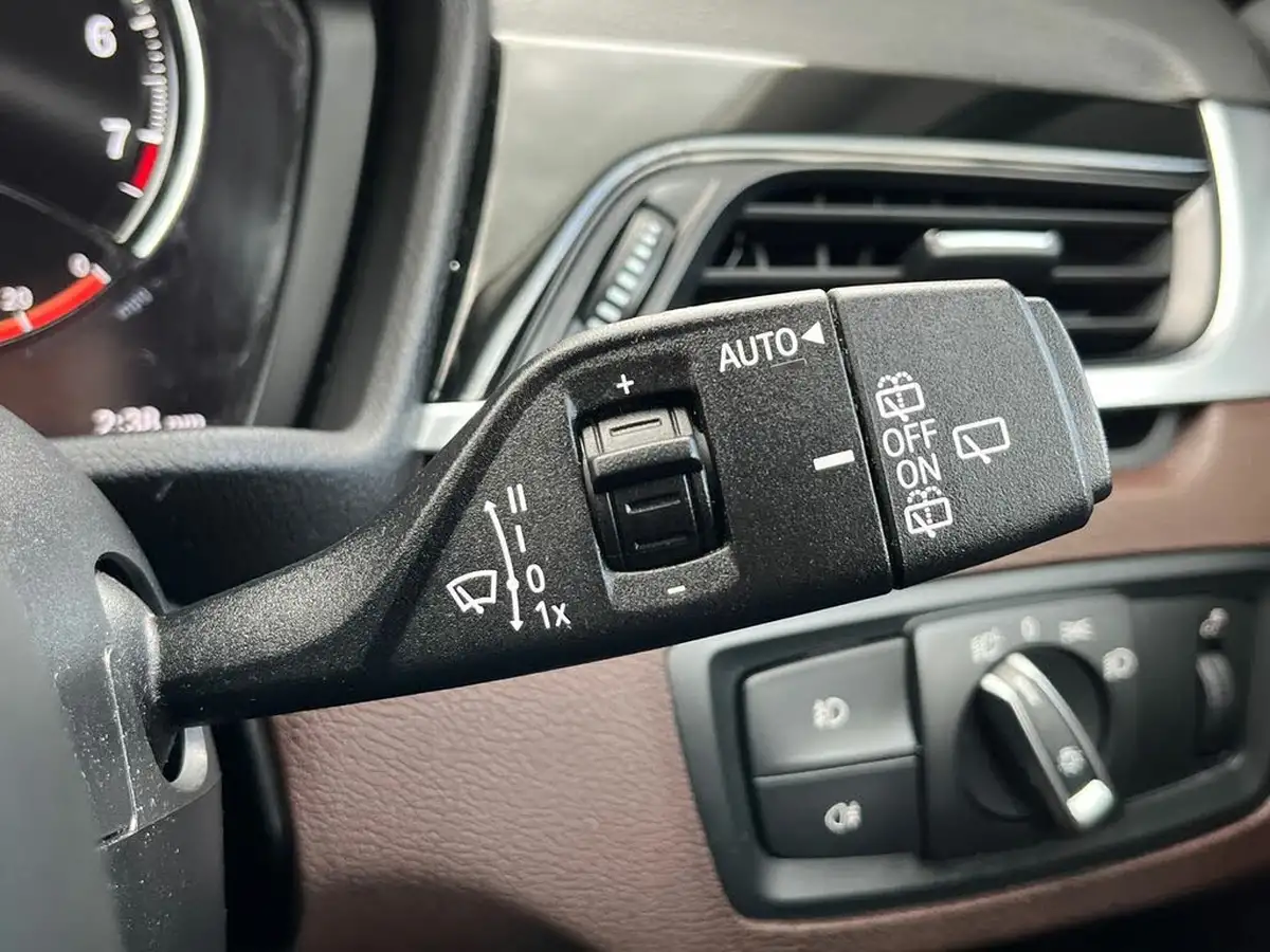 2018-bmw-x1-20-xdrive20i-xline-big-25
