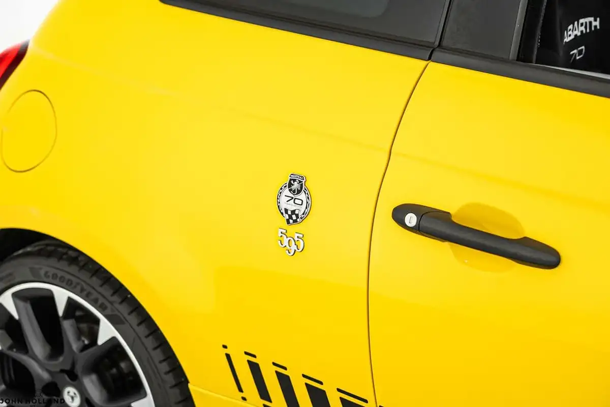 2020-abarth-595-14-tjet-competizione-big-12