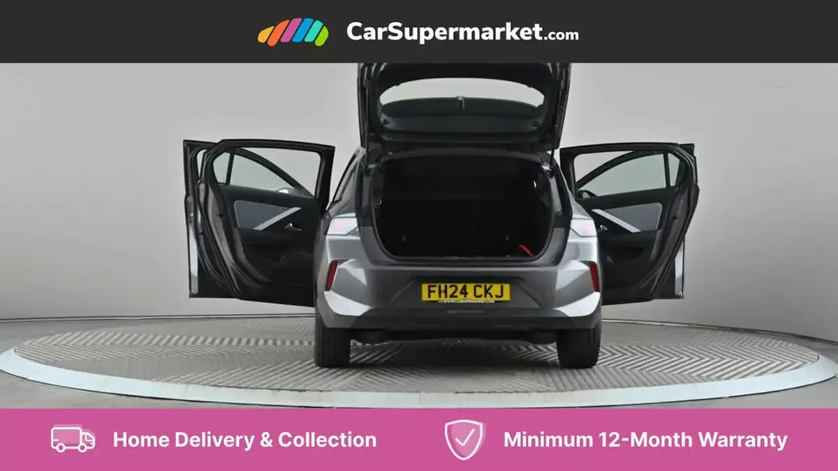 2024-vauxhall-astra-e-design-hatchback-big-10