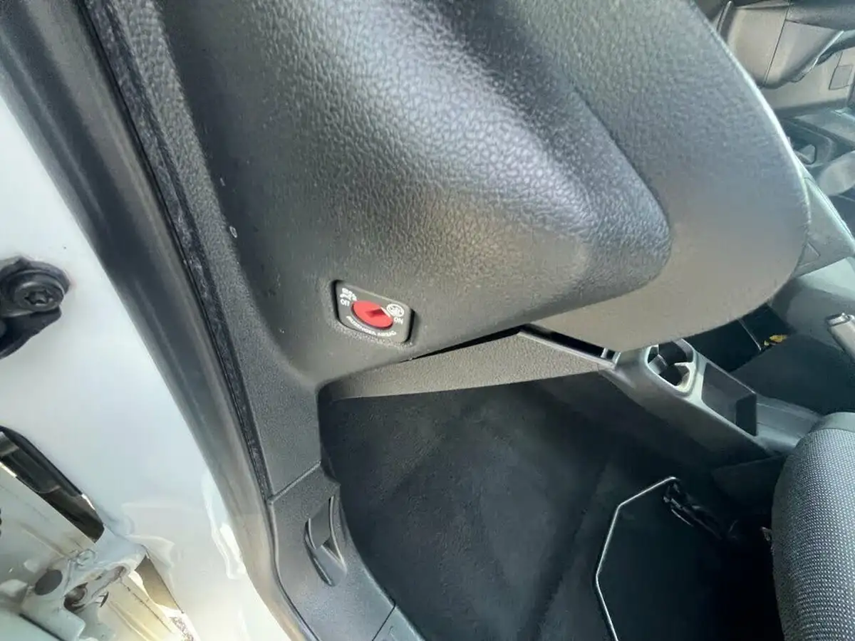 2022-toyota-proace-city-15d-active-big-36