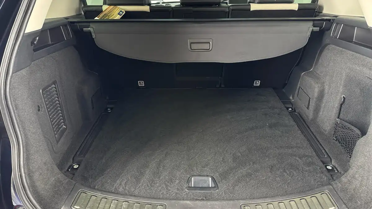2021-land-rover-discovery-sport-15-p300e-r-dynamic-se-big-14