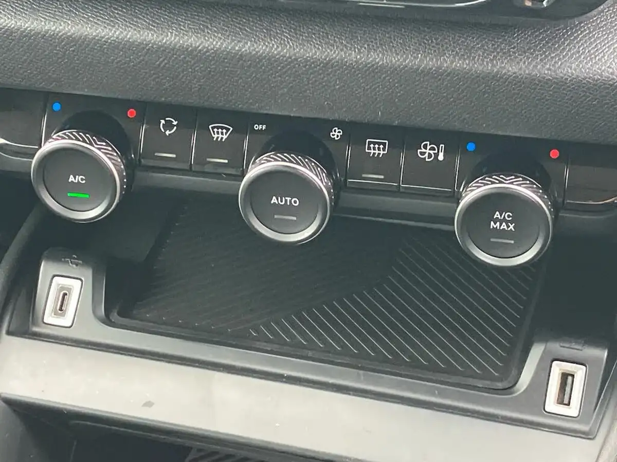 2021-citroen-c4-12-puretech-sense-plus-eat8-big-45