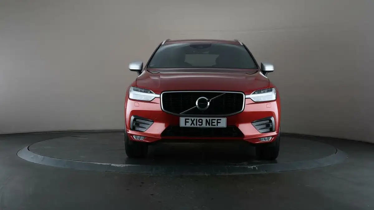 2019-volvo-xc60-20td-d4-r-design-4x4-ss-geartronic-big-2