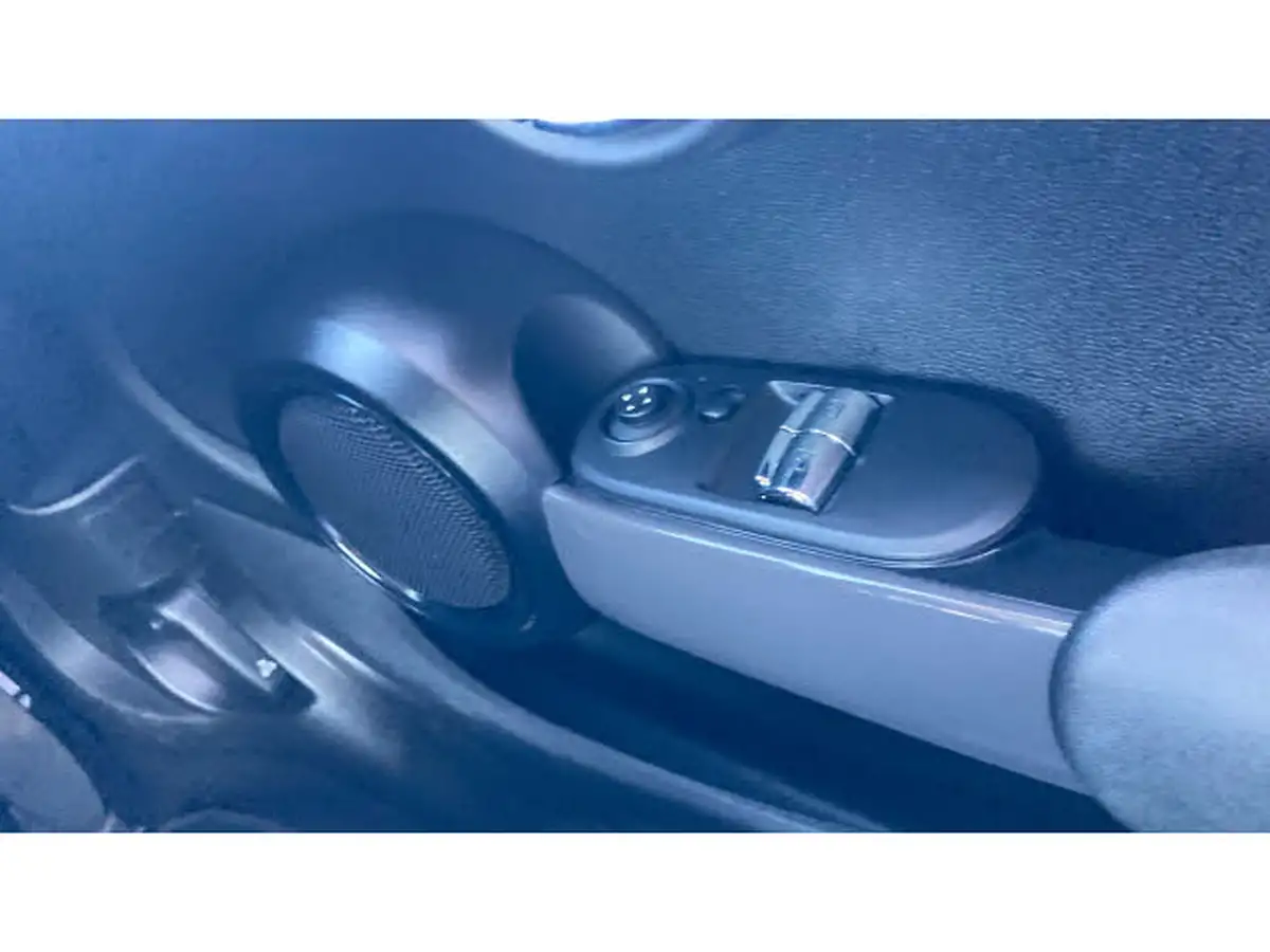 2020-mini-cooper-15-cooper-classic-nav-hatchback-3d-big-33