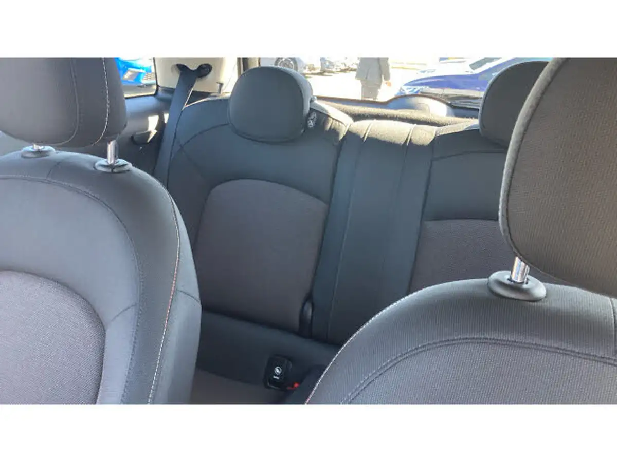 2020-mini-cooper-15-cooper-classic-nav-hatchback-3d-big-9