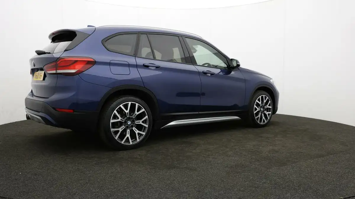 2021-bmw-x1-15-xdrive-25e-phev-xline-big-25