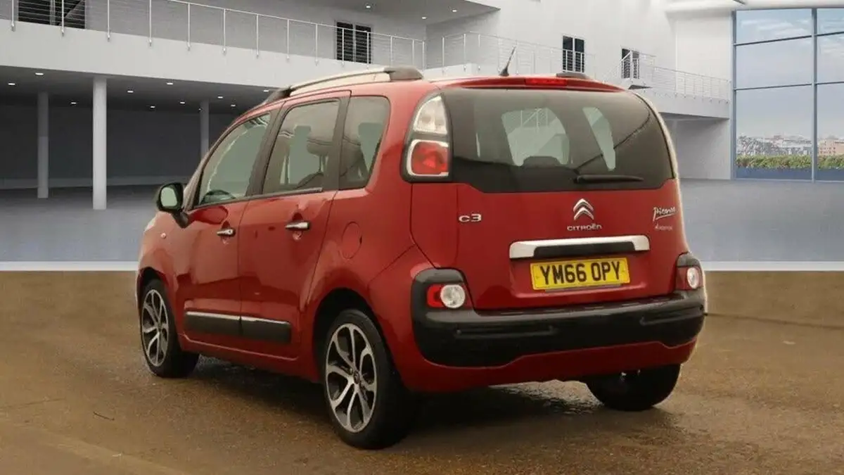 2017-citroen-c3-picasso-12-puretech-platinum-big-5