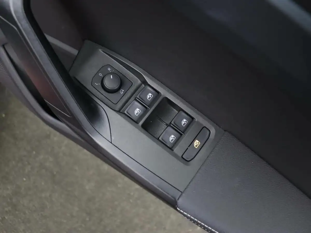 2023-seat-arona-10-tsi-xperience-lux-111ps-dsg-big-17
