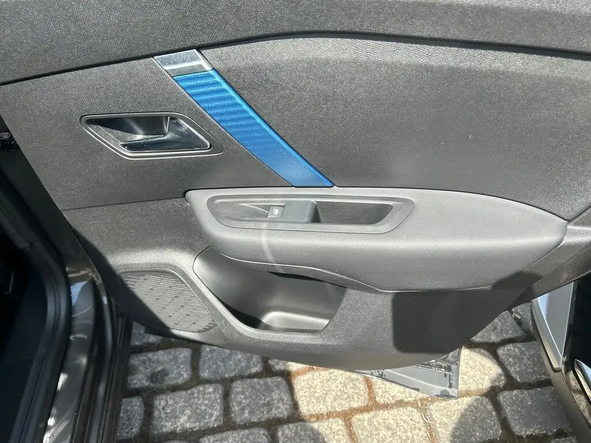 2022-citroen-c4-e-shine-plus-big-30