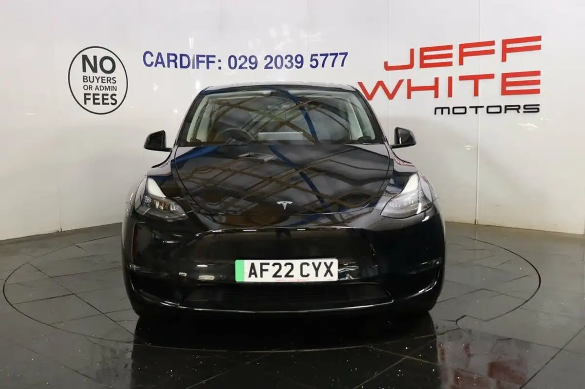 2022-tesla-model-y-e-long-range-big-6