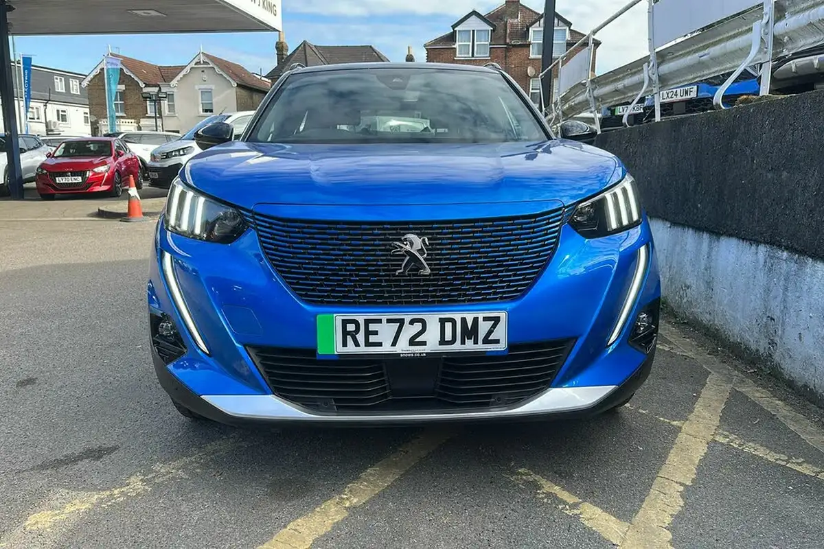2021-peugeot-2008-suv-e-gt-big-7