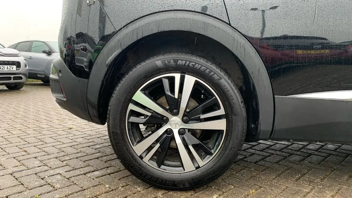 2024-peugeot-3008-suv-12-puretech-gt-136ps-hybrid-e-dsc6-big-14