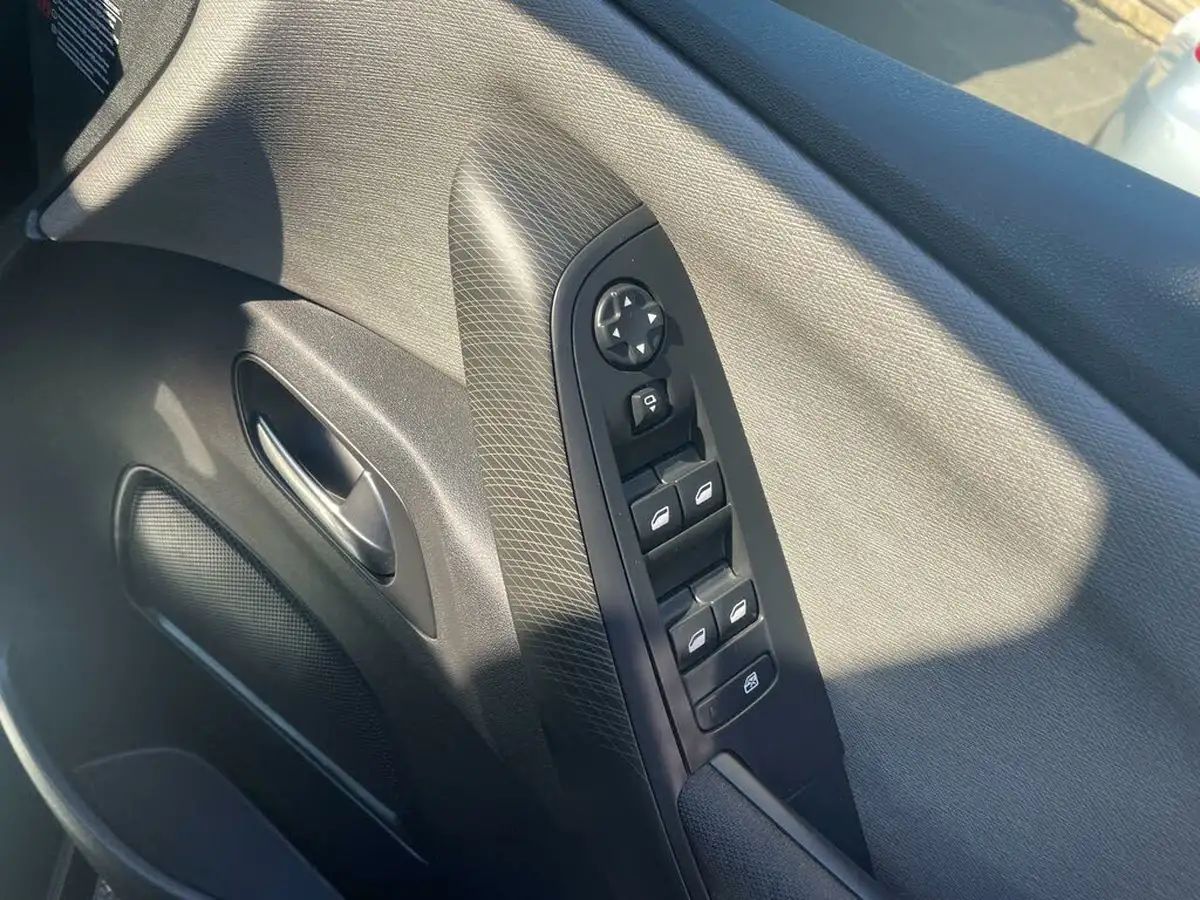 2015-citroen-c4-picasso-16e-hdi-exclusive-big-14