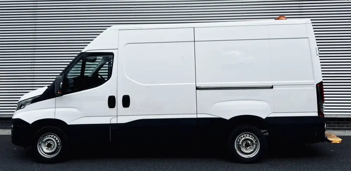 2016-iveco-daily-s-class-23td-35s13v-3000-h1-plus-panel-big-8