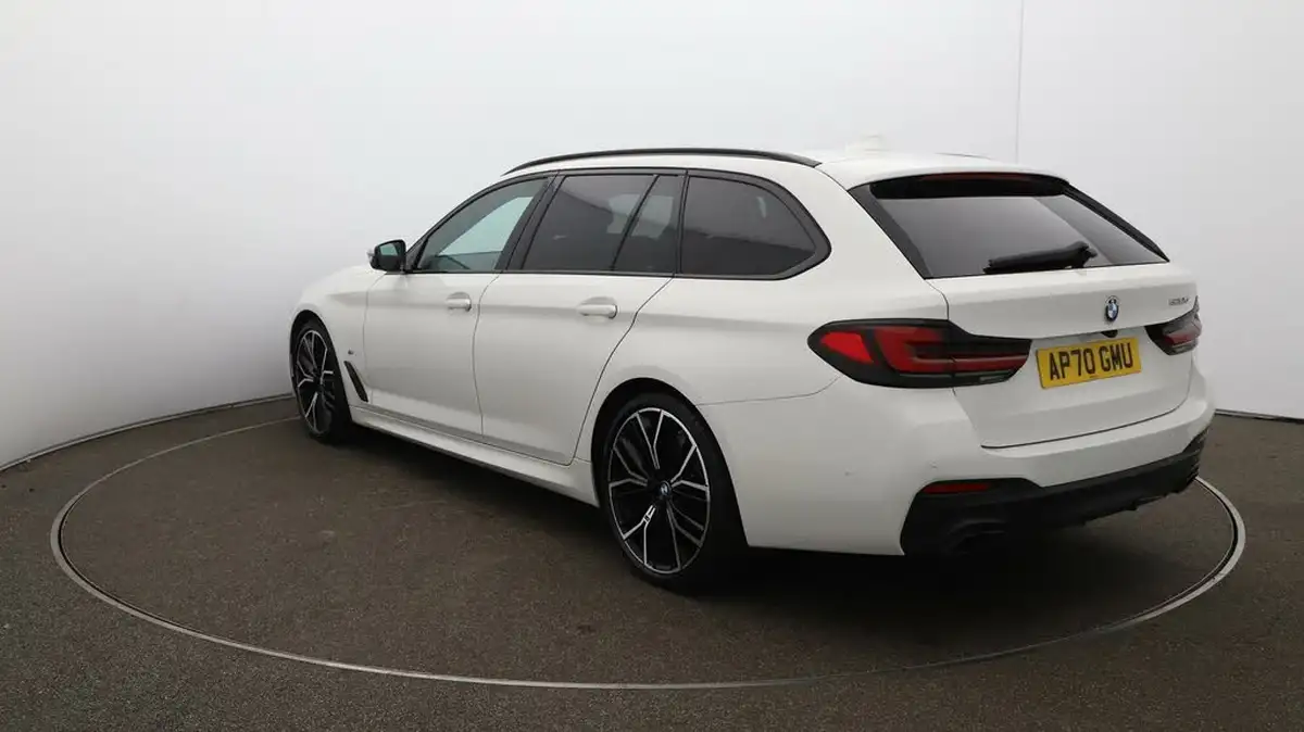 2020-bmw-5-series-big-54
