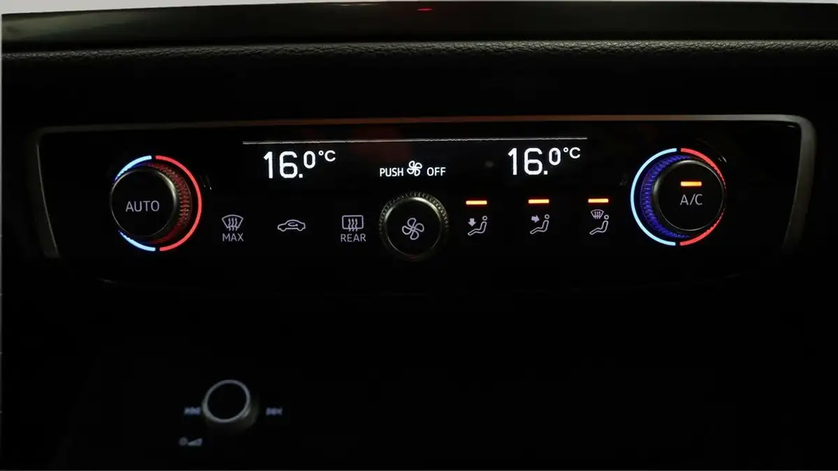 2022-audi-q3-15-35-tfsi-black-edition-codcomfort-sound-pack-station-wagon-big-11