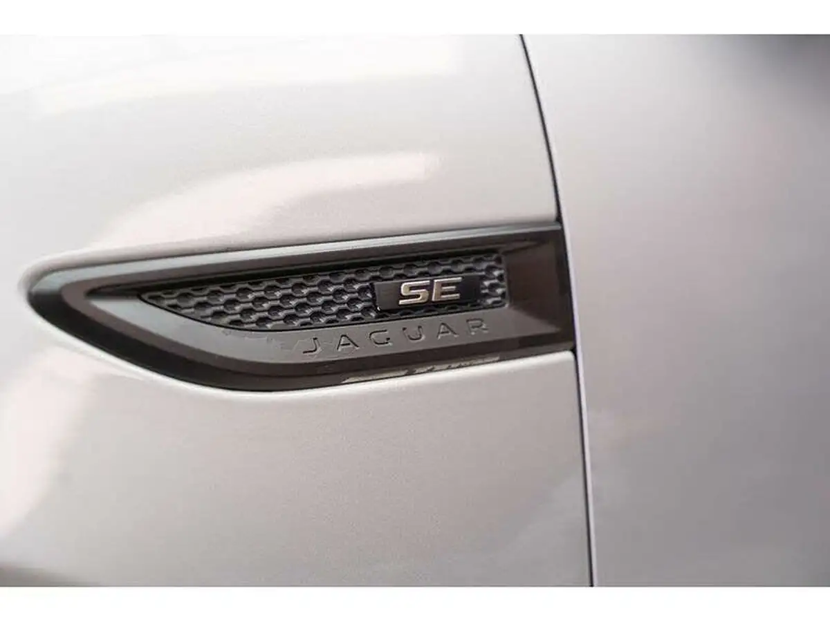 2019-jaguar-e-pace-20-i4d-r-dynamic-se-240ps-awd-auto-big-18