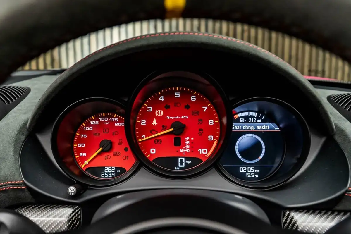 2024-porsche-boxster-718-40-spyder-rs-big-35