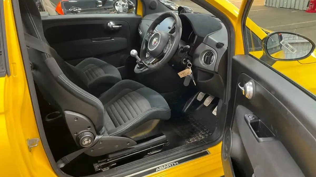 2021-abarth-595-14-tjet-competizione-big-1