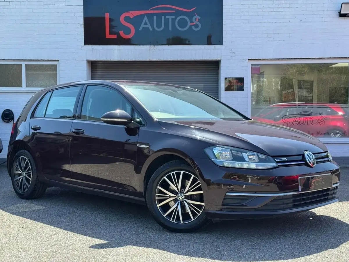 2017-volkswagen-golf-15-tsi-se-nav-hatchback-5d-big-0