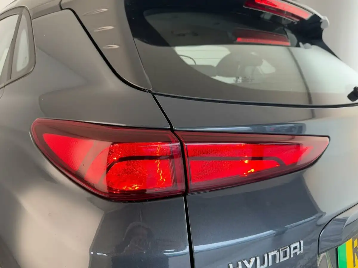 2022-hyundai-kona-e-se-connect-big-44
