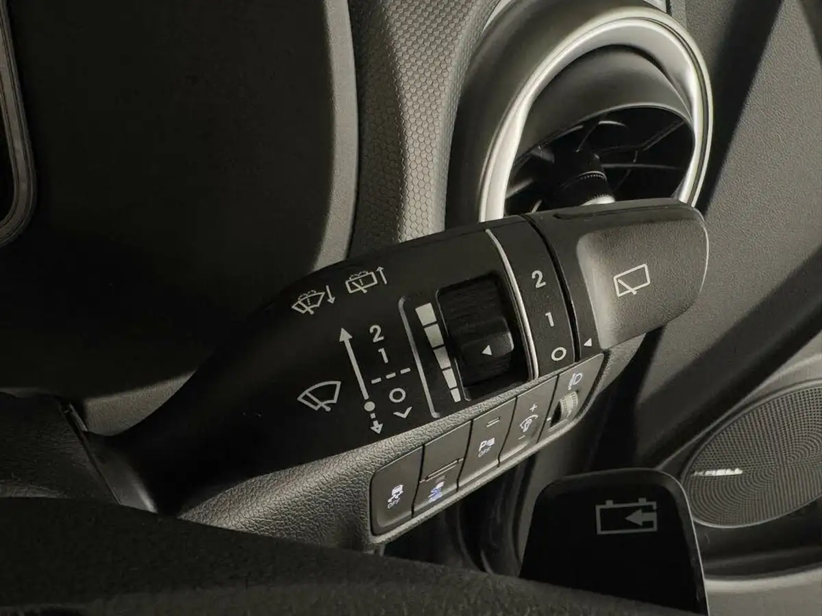 2022-hyundai-kona-e-se-connect-big-16