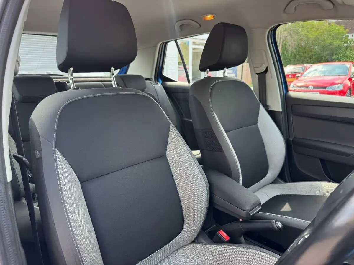 2018-skoda-fabia-10-mpi-colour-edition-big-16