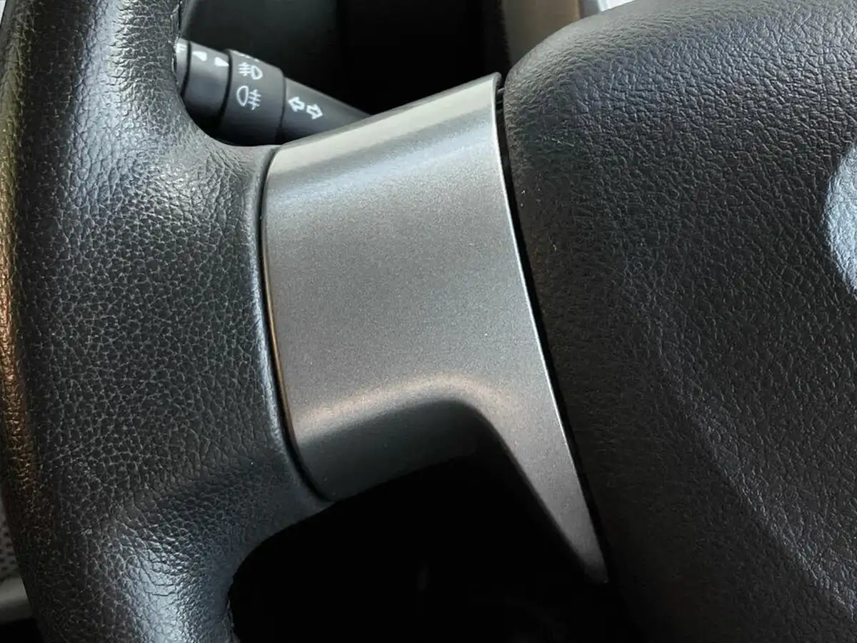 2012-toyota-aygo-10-aygo-fire-5d-big-18
