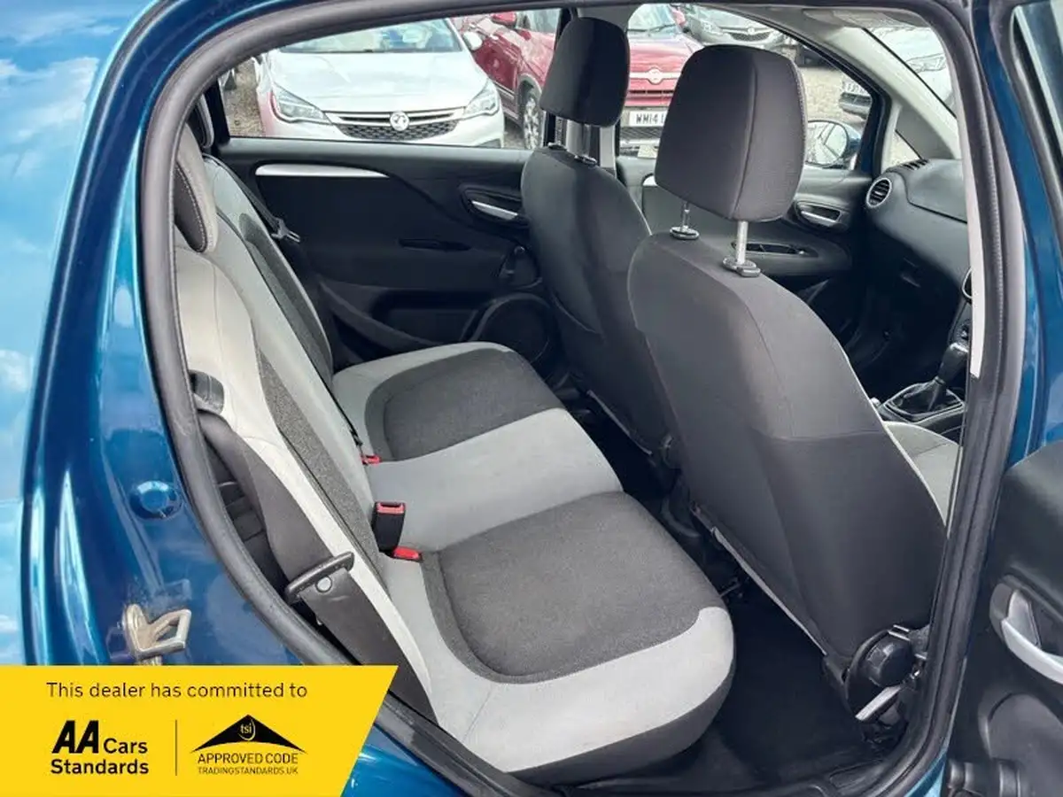 2012-fiat-punto-14-easy-77bhp-5d-dualogic-big-16
