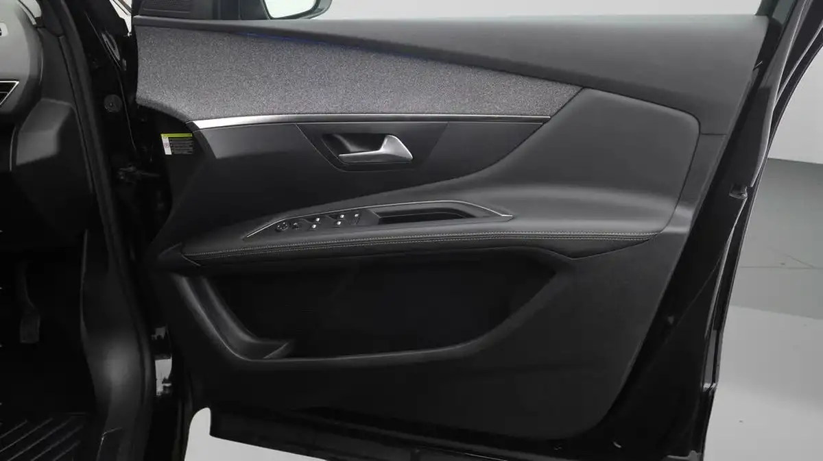 2020-peugeot-3008-suv-12-puretech-gt-line-eat8-big-15