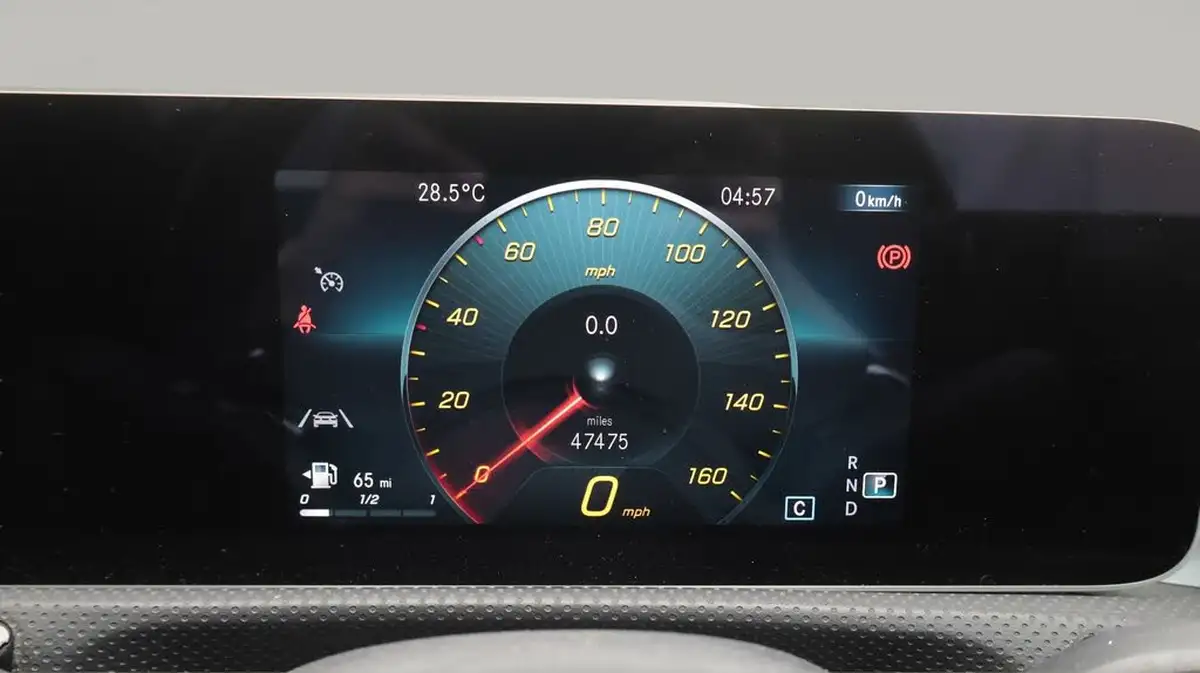 2020-mercedes-benz-cla-13-cla-180-amg-line-coupe-4d-big-10