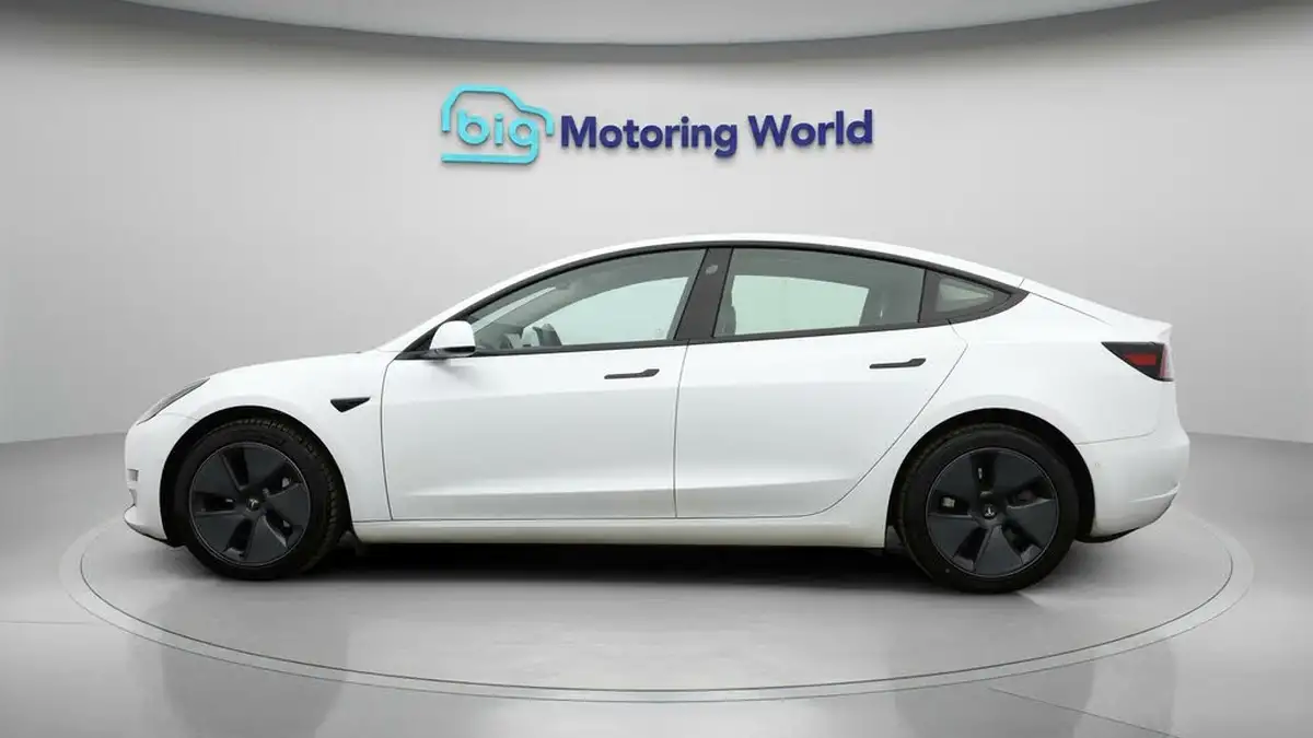 2022-tesla-model-3-e-long-range-big-3