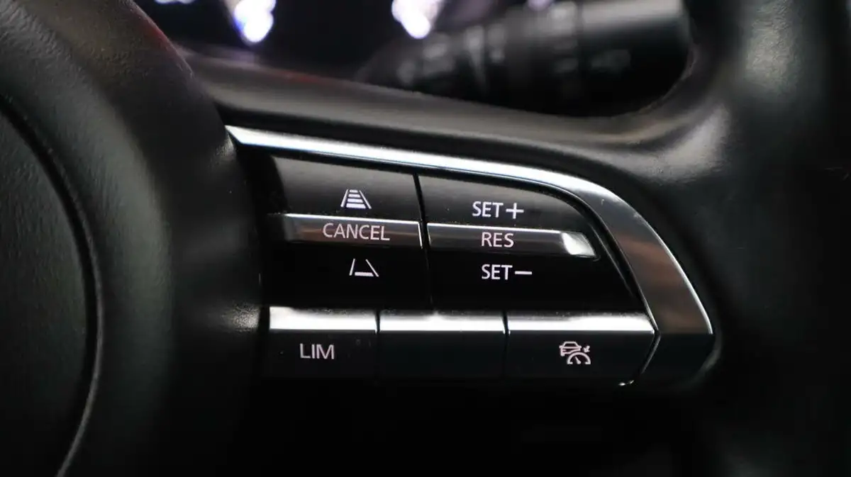 2022-mazda-mazda3-20-se-l-big-23