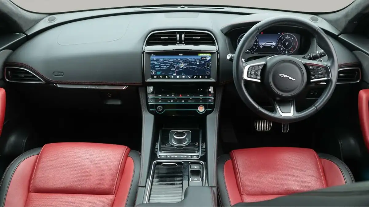 2021-jaguar-f-pace-20-i4d-chequered-flag-180ps-big-13