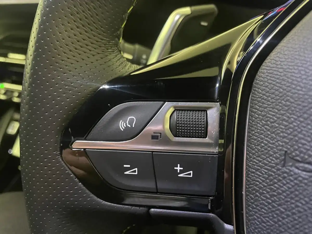 2023-peugeot-2008-suv-big-16