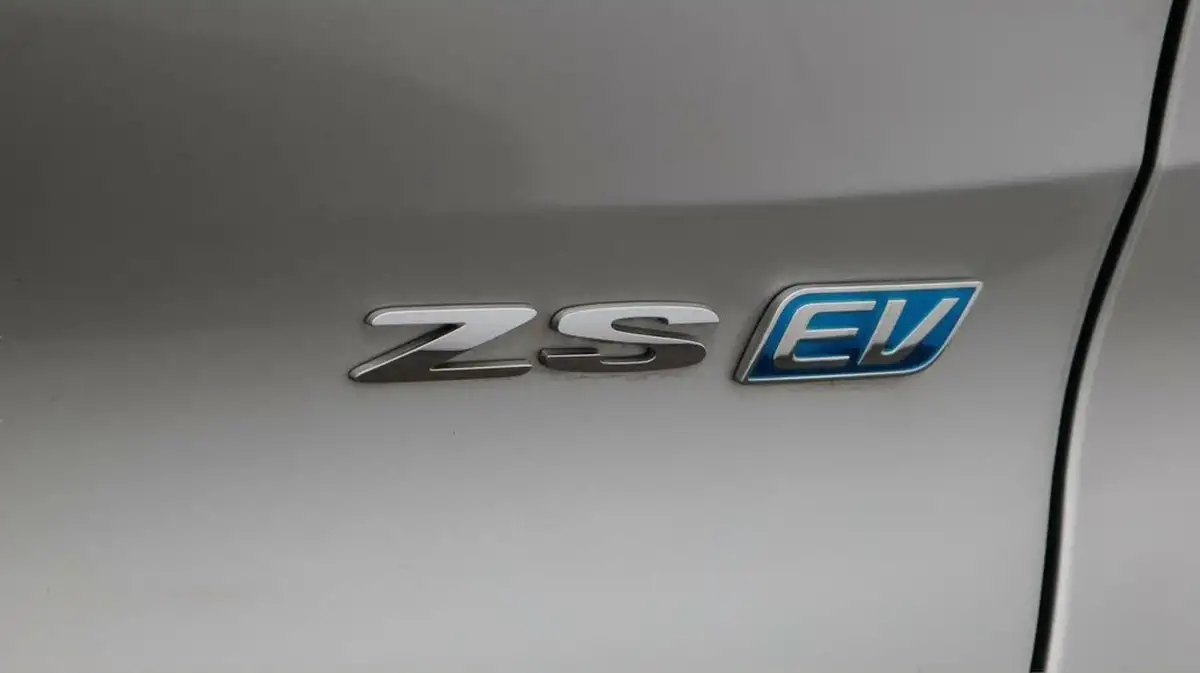 2022-mg-zs-suv-e-se-ev-176ps-big-21