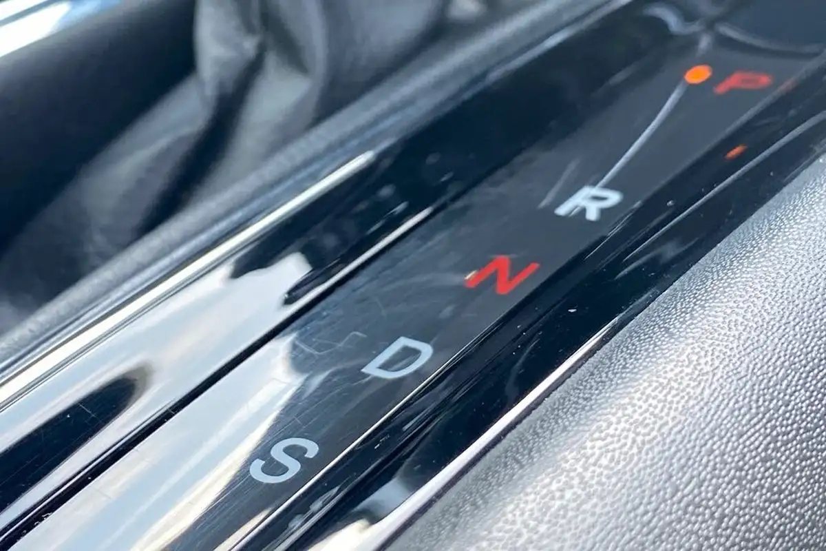 2019-honda-hr-v-15-i-vtec-se-cvt-big-30