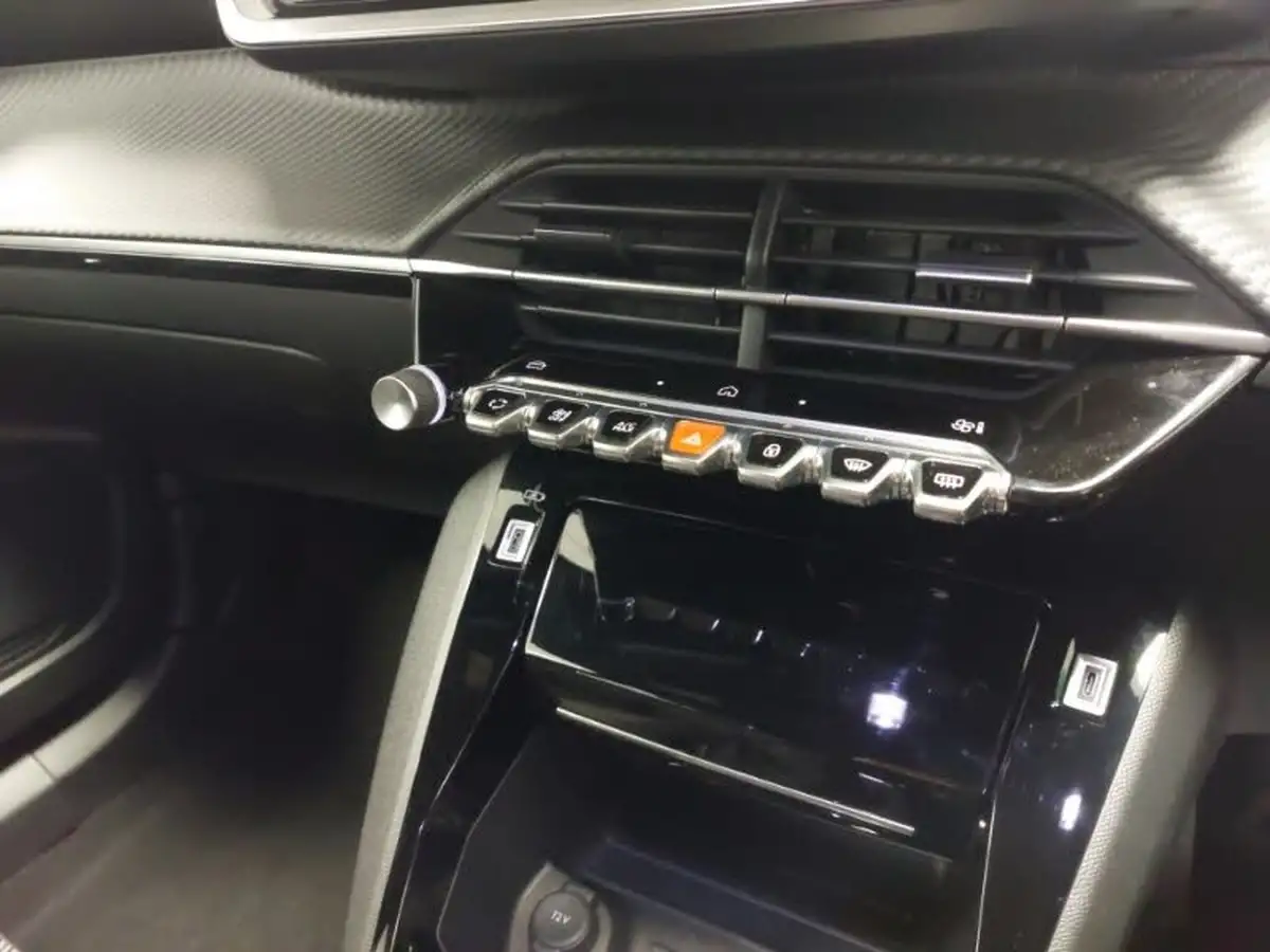 2024-peugeot-2008-suv-12-puretech-allure-130ps-big-16