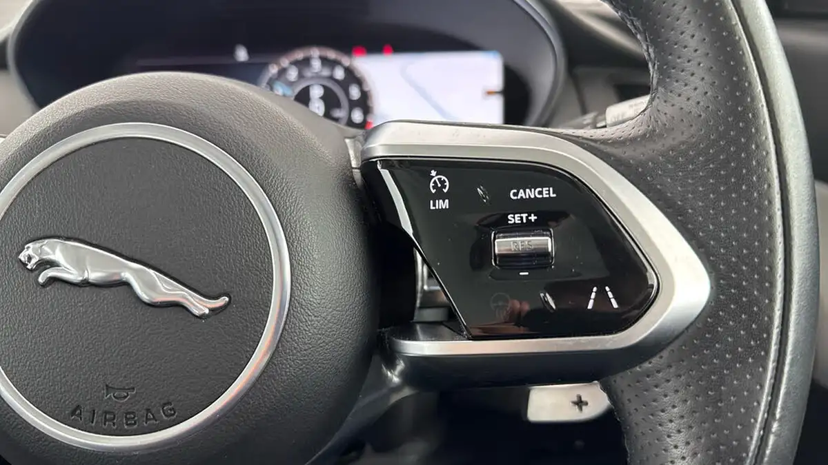 2021-jaguar-e-pace-15-p300e-r-dynamic-se-big-19