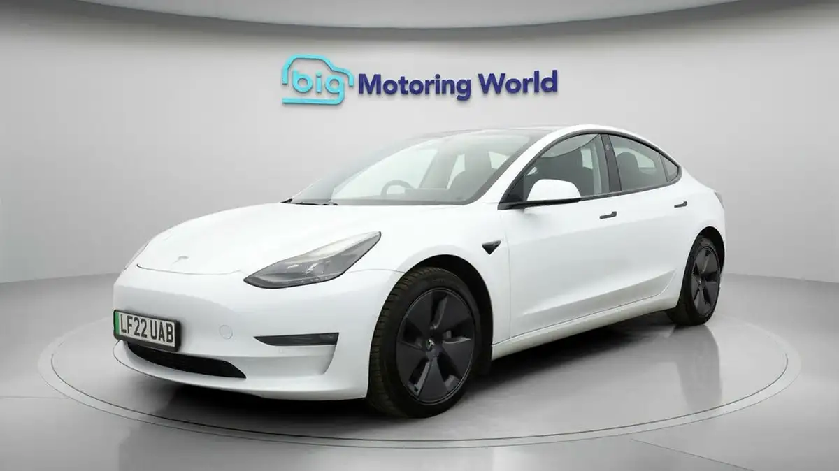 2022-tesla-model-3-e-long-range-big-2